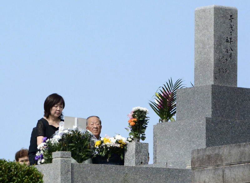 安倍遭枪击身亡四周年 各地民众纷纷悼念日本前首相安倍晋三在奈良市发表参院选举助选演说时遭枪击身亡事件到8日已过去四年