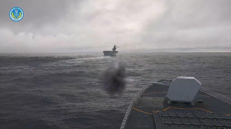 075 055 两攻编队，Z-20J 首次亮相台海演练感谢家人们投稿！075 055 两攻编队，Z-20J 首次亮相台海演练感谢家人们投稿！