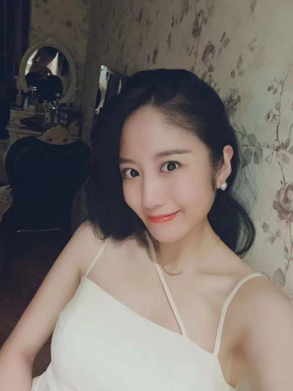 #吃瓜🍉 玉田花店老板娘去18禁小群看👉 