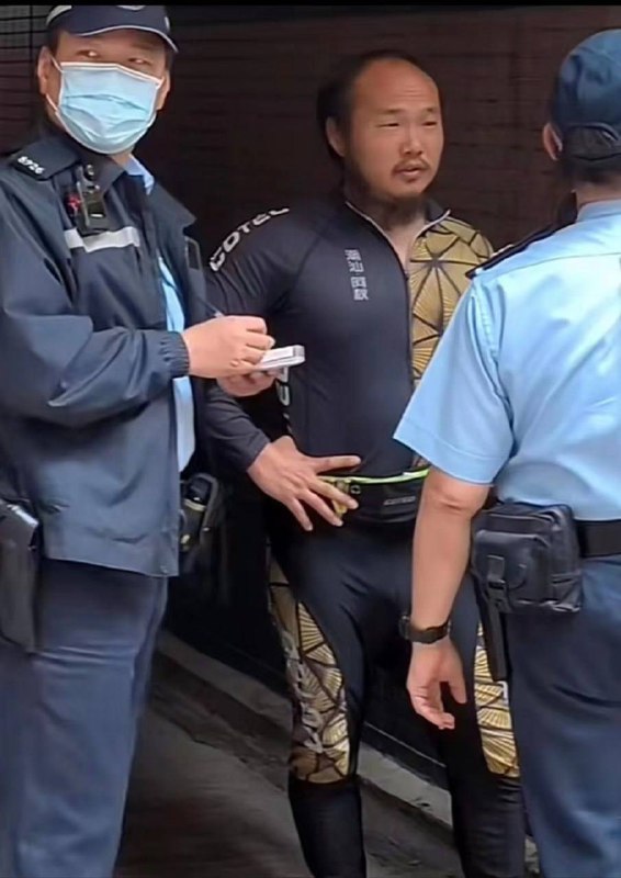 中国网红 香港 旺角 #自行车 被偷 🚲by 匿名投稿中国网红 香港 旺角 #自行车 被偷 🚲by 匿名投稿