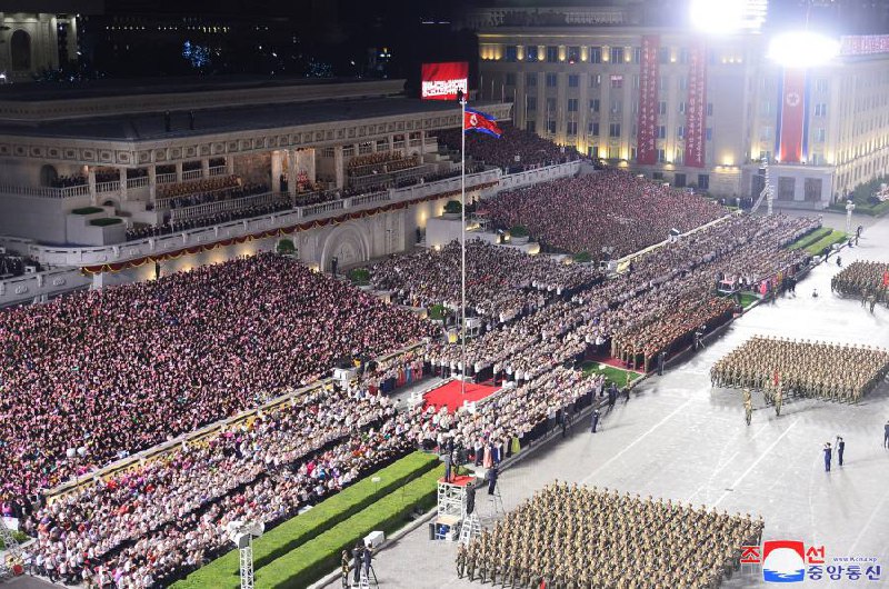 #朝鲜 建政（九九节）75周年阅兵式活动8日晚在首都平壤金日成广场举行