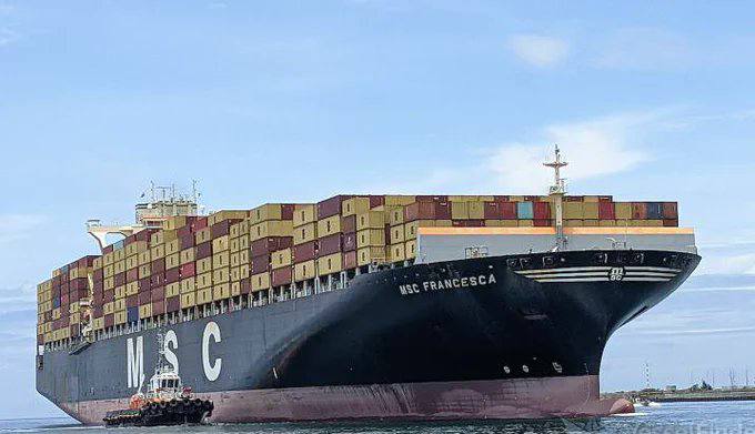 伊朗刚刚向试图通过霍尔木兹海峡离开的2至3艘船只开枪射击，其中一艘遭袭船只为MSC Francesca号