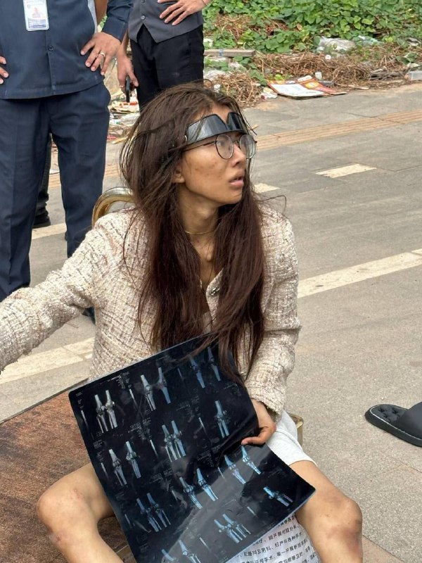 网传：盘总的女人 UMI 26天坠落女神 内地女网红赴柬“淘金”后被发现流落街头05年出生的内地女网红 Umi 前往柬埔寨“赚大钱”，短短26天却从网络光鲜形象沦落为被发现流落路边的女子