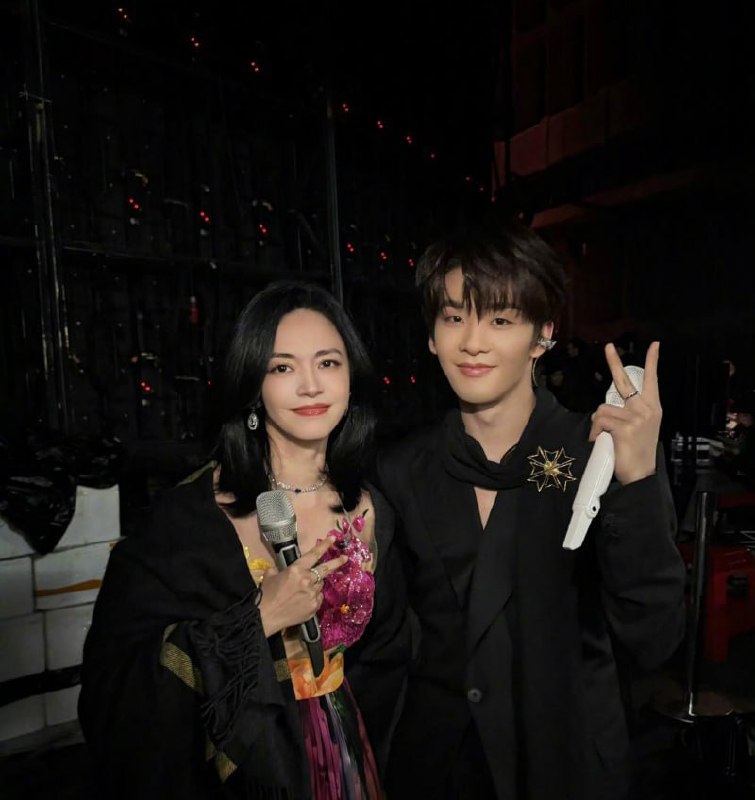 #姚晨二婚离婚 #姚晨 #曹郁 #凌潇肃 #出轨四次体面声明还没捂热，瓜皮已经被扒穿地心