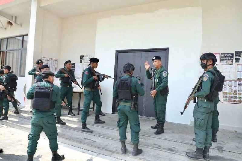 柬埔寨大规模清剿电诈行动 2044 名外国人被捕 其中中国人 1792 名今日（1月31日）上午，柬埔寨警方在柴桢省巴域市一处电信诈骗园区展开大规模执法行动，共抓获涉案外国人员约2044人（女性78人），其中包括中国大陆籍1792人