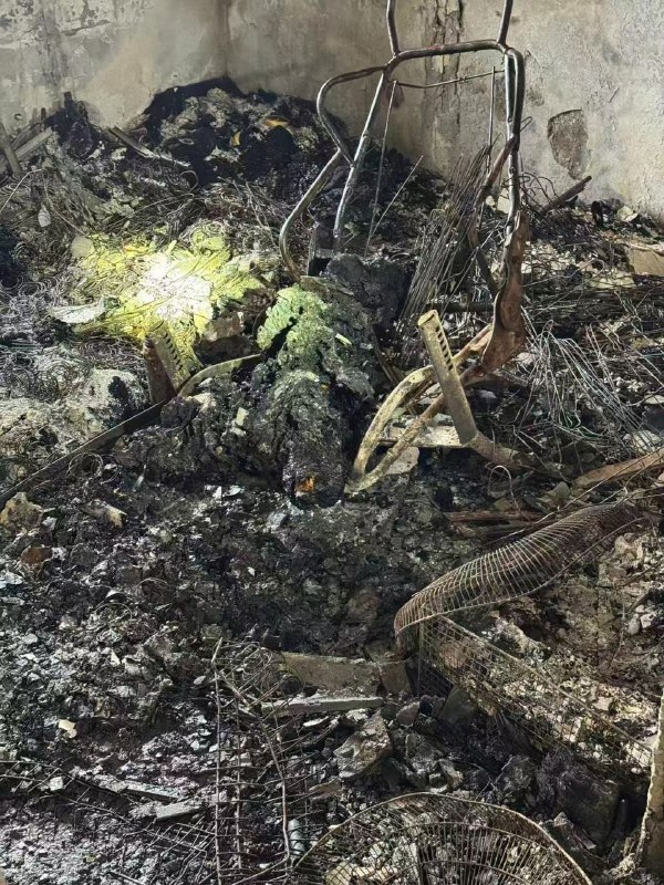 消防 及 警方 进入 #火灾 遗址 搜证 #尸体#火灾 #恐怖 香港 🇭🇰 大火 #事件 #后续#香港 #火灾 大火 最新遇难人数公布遇难者 增至151人警方 哽咽 介绍搜救进展：部分遗体化为灰烬或未必完整...感谢家人们投稿！消防 及 警方 进入 #火灾 遗址 搜证 #尸体#火灾 #恐怖 香港 🇭🇰 大火 #事件 #后续#香港 #火灾 大火 最新遇难人数公布遇难者 增至151人警方 哽咽 介绍搜救进展：部分遗体化为灰烬或未必完整...感谢家人们投稿！