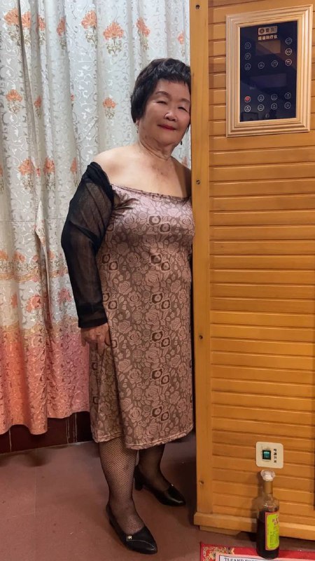 #恋老🌿 风骚老奶风韵犹存 #黑丝by 匿名投稿#恋老🌿 风骚老奶风韵犹存 #黑丝by 匿名投稿