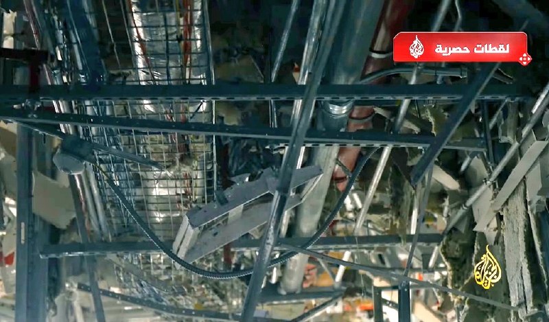 半岛电视台首次拍摄了伊朗此前袭击的卡塔尔 AN/FPS-132 Block 5 弹道导弹预警雷达，其外部建筑和天线阵列受到明显损伤