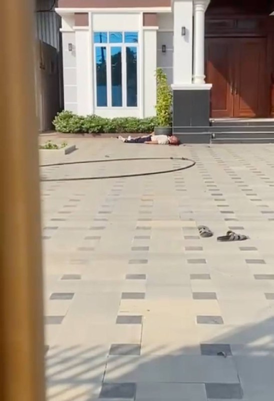 🇰🇭特本克蒙省一仓库发生枪击案，3人遇害3月16日，柬埔寨特本克蒙省特本克蒙县斯雷西姆村发生一起枪杀案