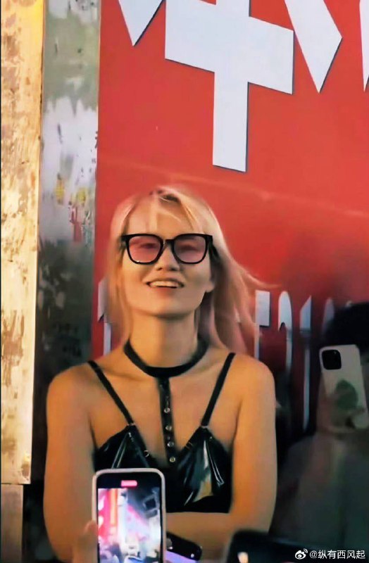 全网期待的官方通报来了：这两天火爆全网的长沙解放西当众 吃鸡事件主角，性别确实为女性，35岁！🔥 #长沙全网期待的官方通报来了：这两天火爆全网的长沙解放西当众 吃鸡事件主角，性别确实为女性，35岁！🔥 #长沙