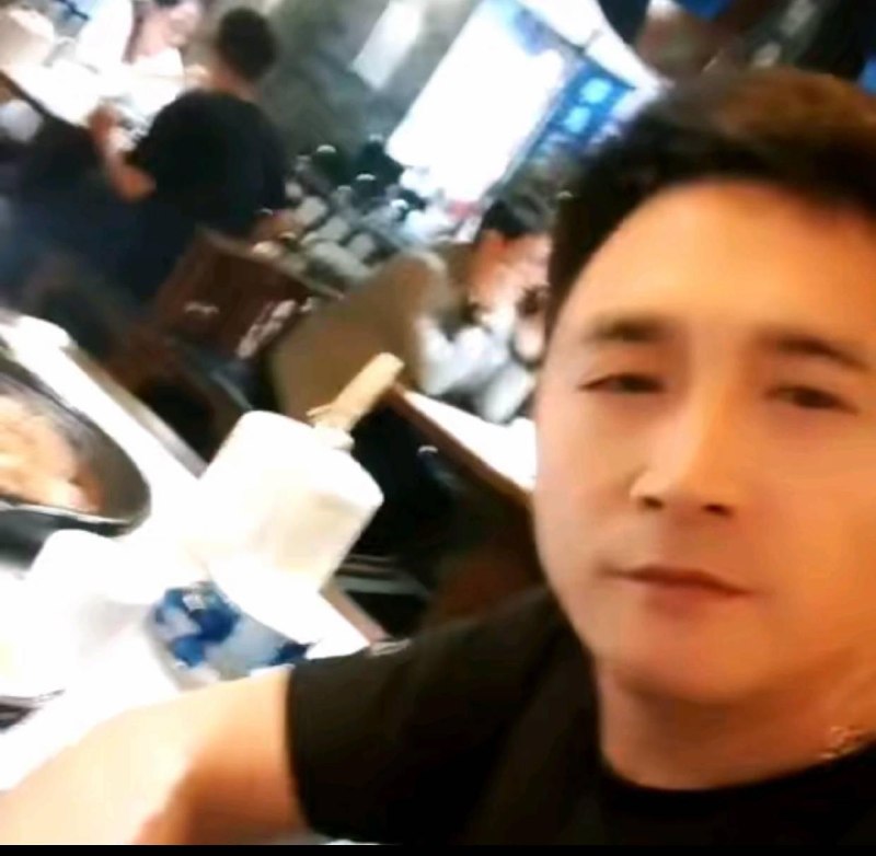 饭店老板因提醒客人不要抽烟被殴打致死江苏南通，网红店帅氏药膳鸡老板帅云峰（退伍军人）于6月9日去世，年仅55岁