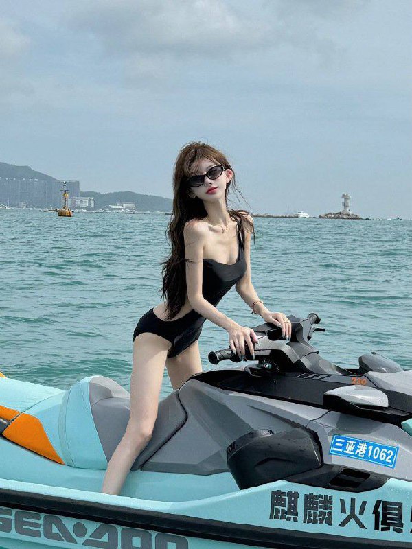 #骚鸡🌿by 匿名投稿#骚鸡🌿by 匿名投稿