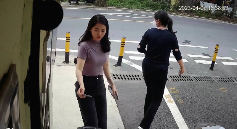 #幼儿园 门口的妈妈🤩by 匿名投稿#幼儿园 门口的妈妈🤩by 匿名投稿